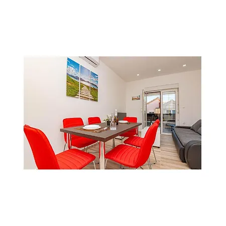 1 Bedroom Awesome In * ברודאריצה