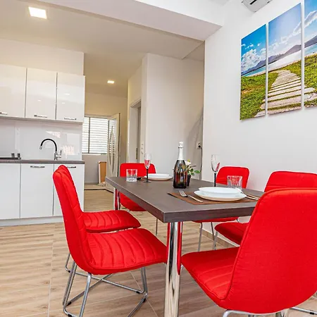 1 Bedroom Awesome In *